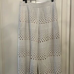 Alice + Olivia White Cut Out Fabric with Blush Lined Wide Leg Cropped Pants